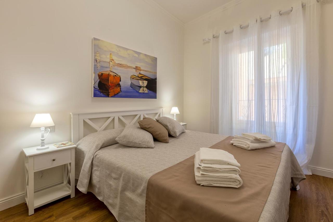 Cielo E Mare: Charming Seaside Retreat in Old Village Heart Castelsardo Exterior photo